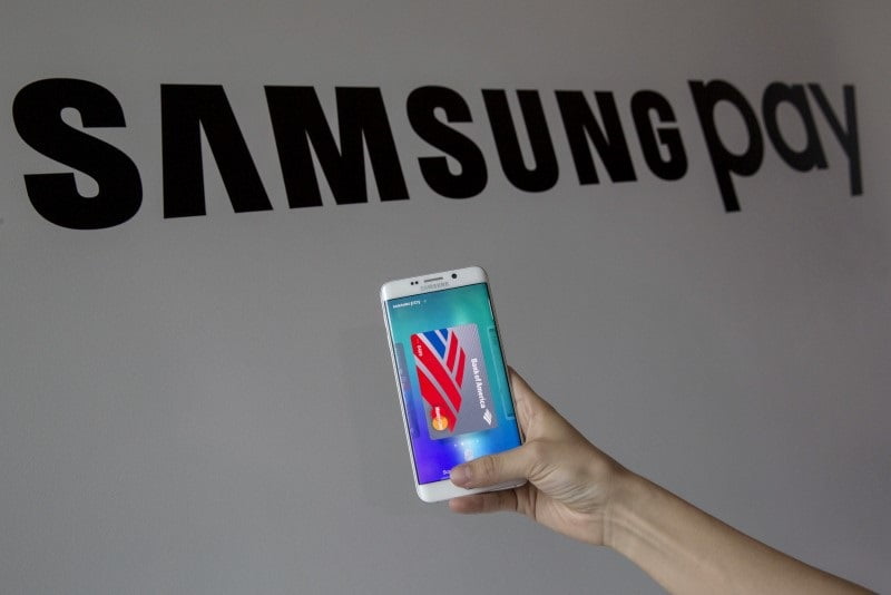 Samsung Takes fight to Apple With mobile pockets approach