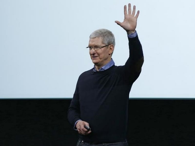 Apple CEO Tim cook dinner Visits Beijing After China Woes, Didi Deal