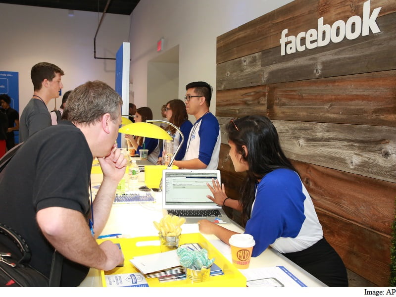 Alphabet, Facebook Seen Acquiring More as Startup Valuations Sag