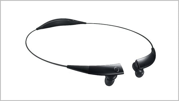 Samsung Introduces a Tech Necklace for Taking Calls from Your Smartphone Samsung Introduces a Tech Necklace for Taking Calls from Your Smartphone