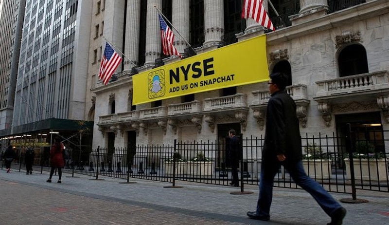 Snapchat IPO Pursuit Sees US Exchanges Rent Helicopters, Drape Banners